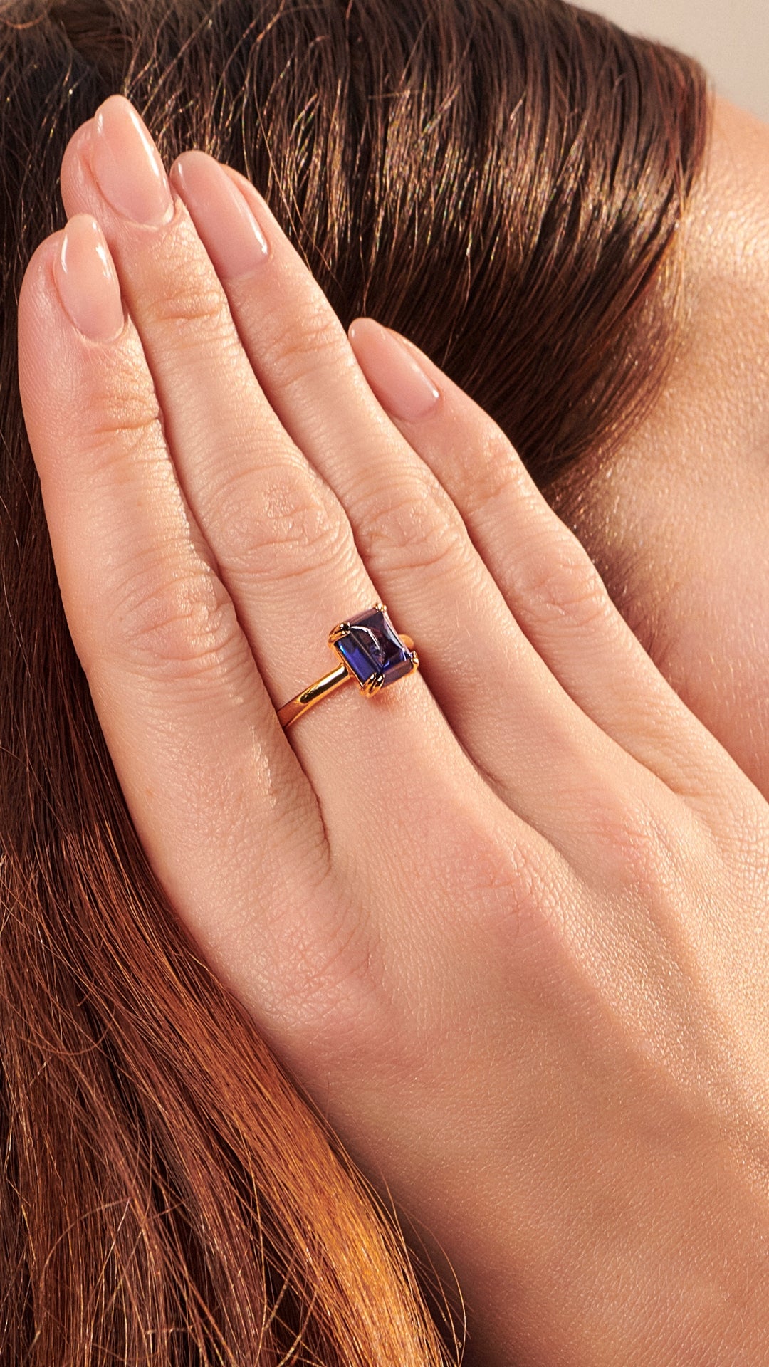 Lab-grown recycled sapphire ring in gold vermeil on sterling silver from the Sugardrop collection